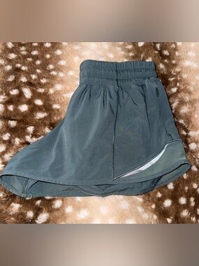 lululemon athletica hotty hot shorts